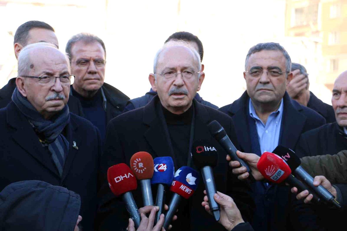 CHP Genel Başkanı Kılıçdaroğlu Diyarbakır\'da deprem bölgesinde
