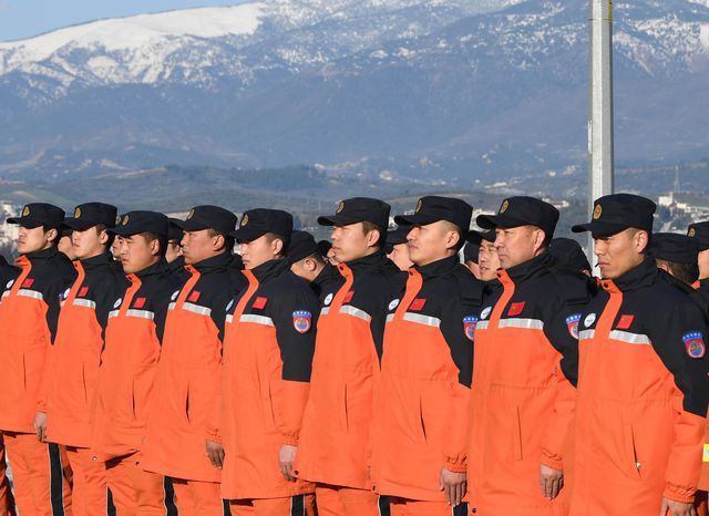 Çin Arama Kurtarma Ekibi Hatay'da Hayat Kurtarıyor
