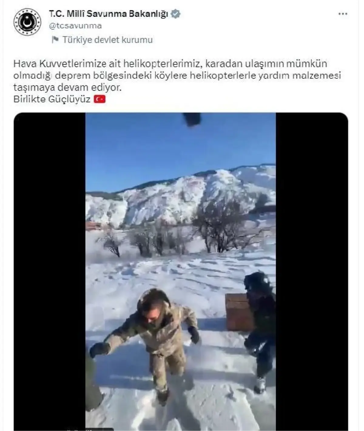 Mehmetçik helikopterle köylere yardım ulaştırıyor