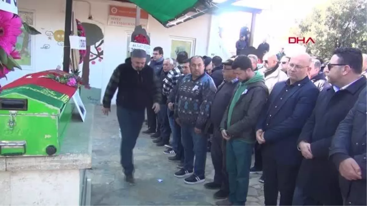 DEPREMDE HAYATINI KAYBEDEN HATİCE ÖĞRETMEN BODRUM\'DA TOPRAĞA VERİLDİ, EŞİNİN CENAZESİ İZMİR\'E GÖNDERİLDİ