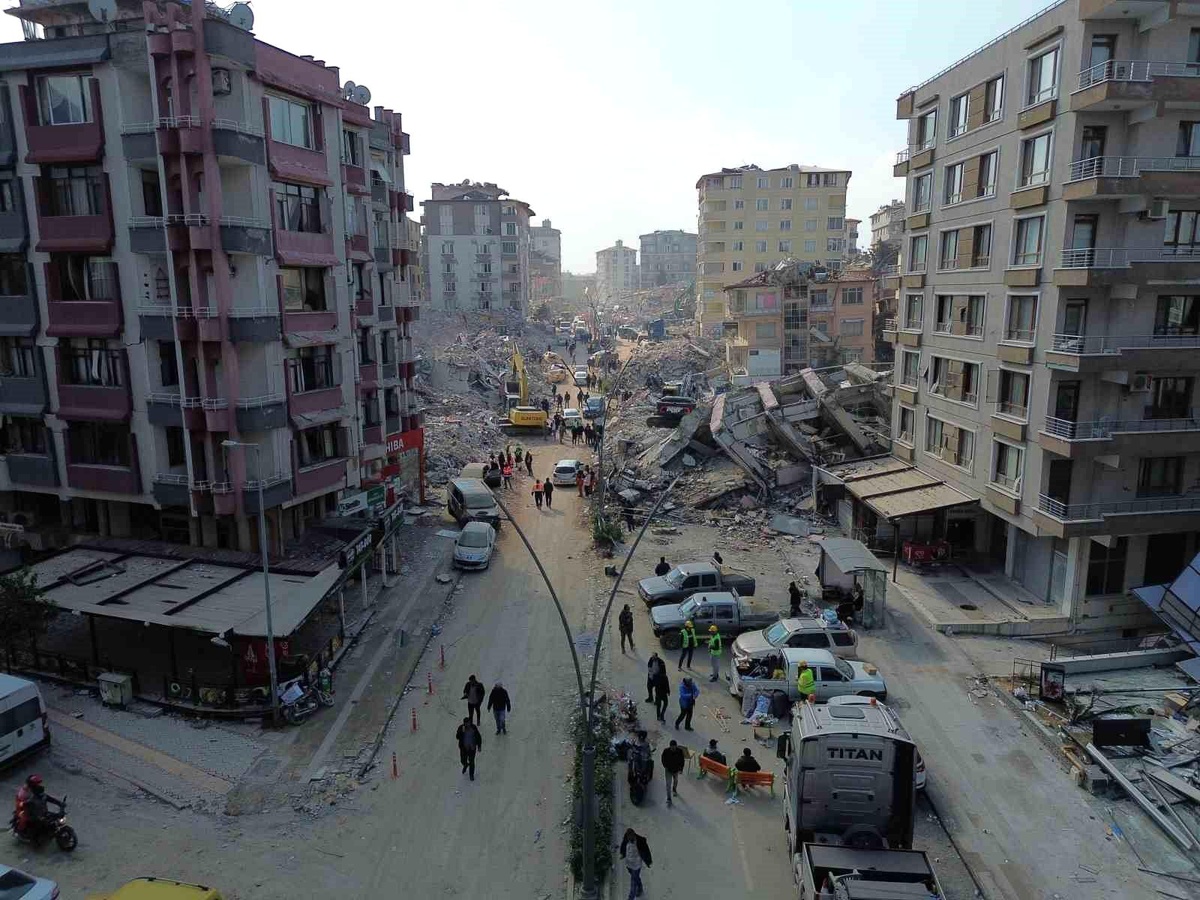 Depremin 6\'ncı gününde Hatay\'daki korkunç yıkım havadan görüntülendi