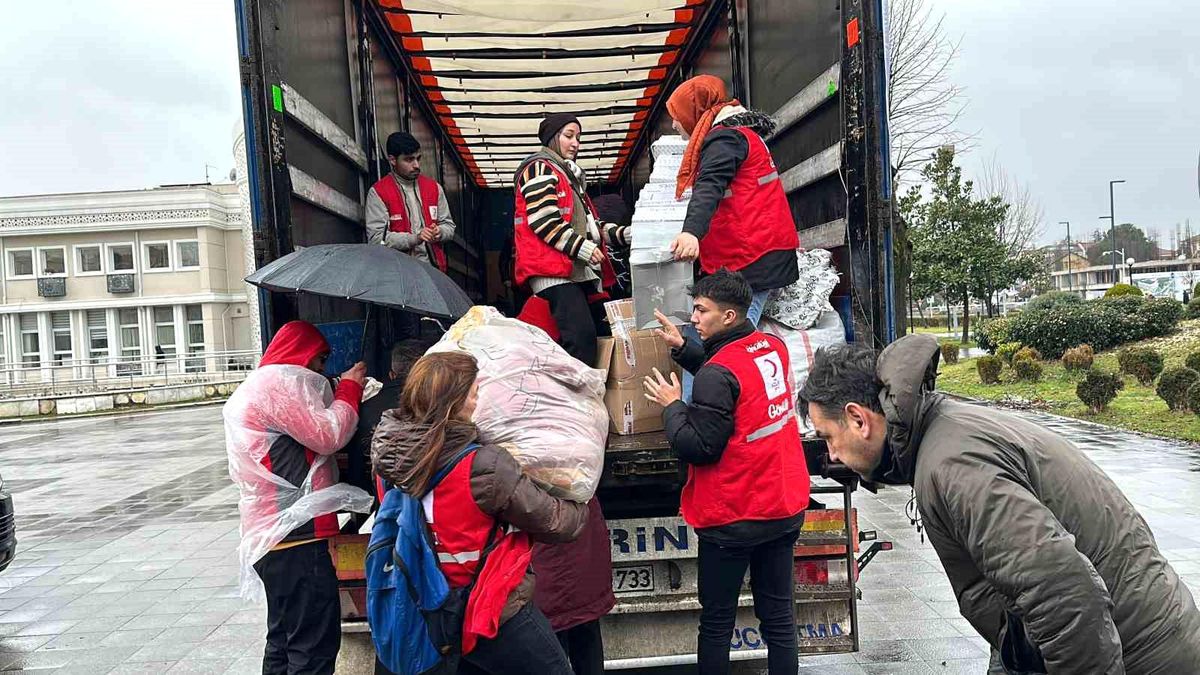 Düzceliler depremzedeler için tek yürek oldu