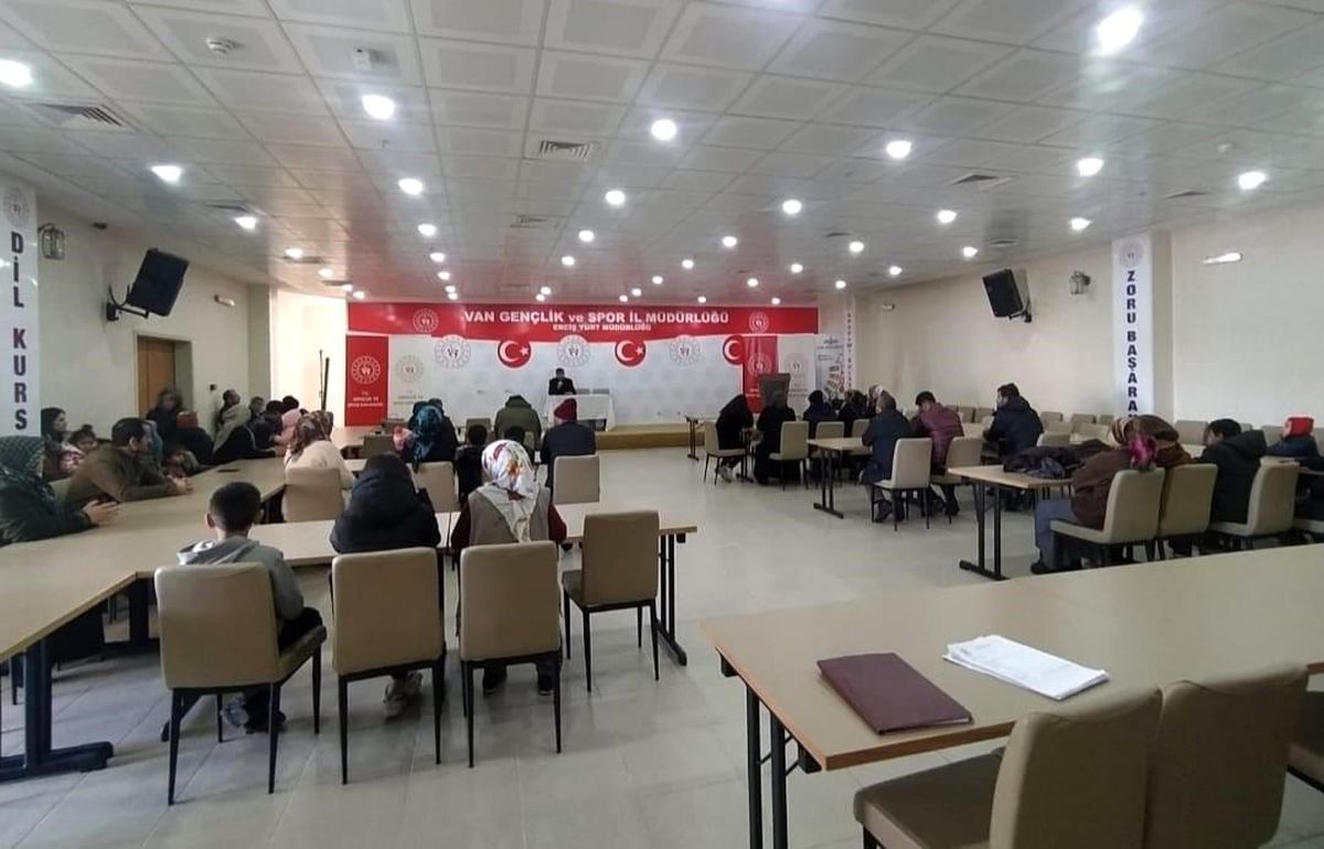 Erciş\'e gelen depremzedeler için psiko-sosyal destek veriliyor