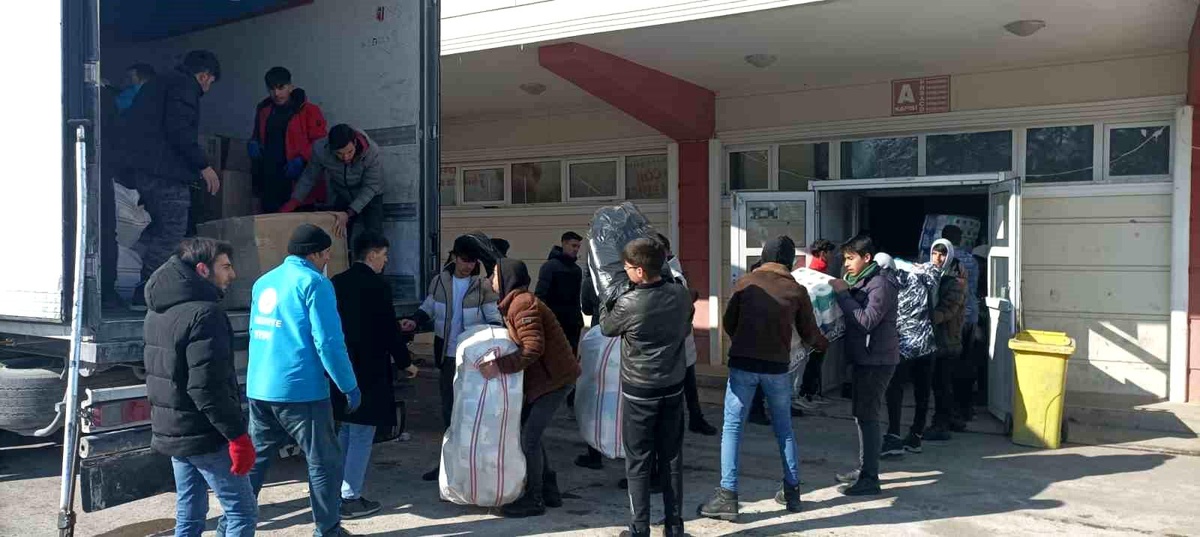 Erzurum\'dan deprem bölgesine yardımlar çığ gibi büyüyor