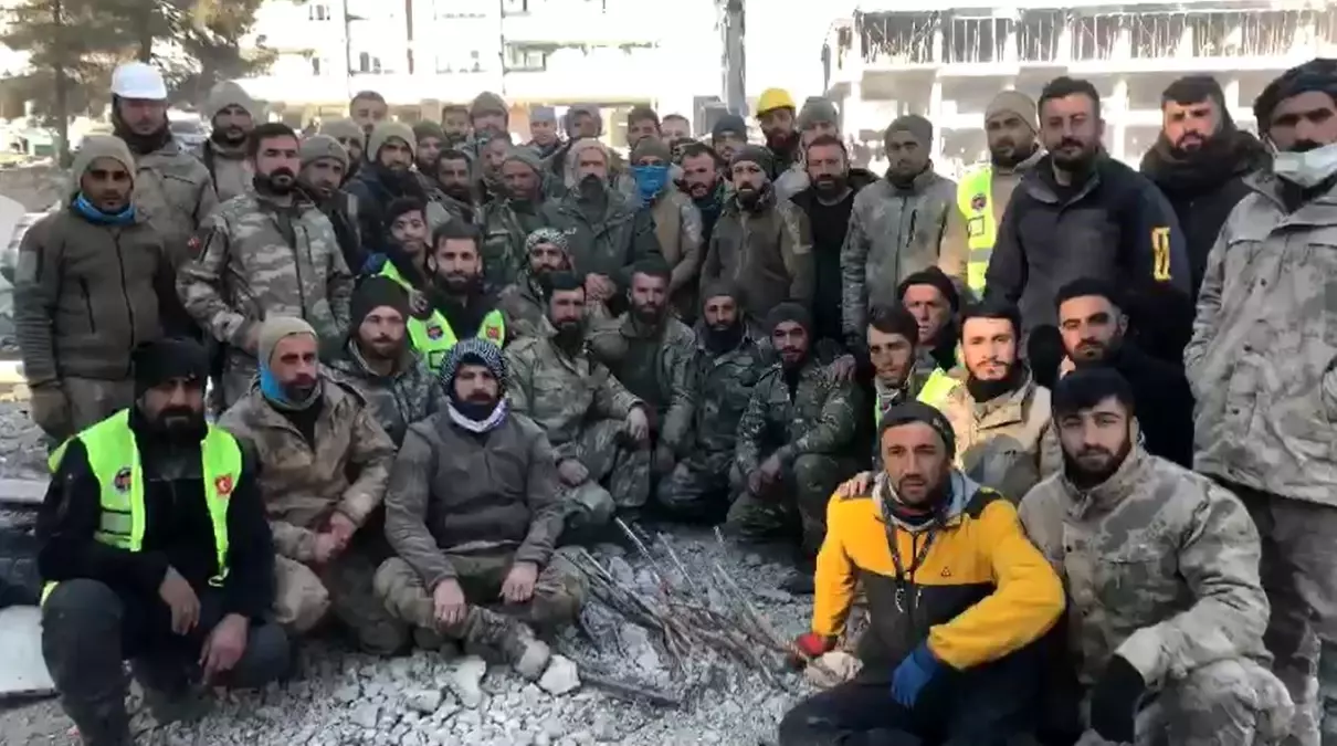 Güvenlik korucuları ve Şenoba Belde Belediyesi ekipleri aralıksız çalışmalarını sürdürüyor