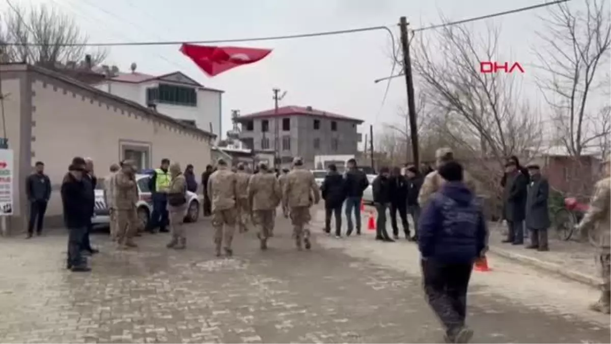 HATAY\'DA DEPREMDE HAYATINI KAYBEDEN UZMAN ÇAVUŞ TOPRAĞA VERİLDİ