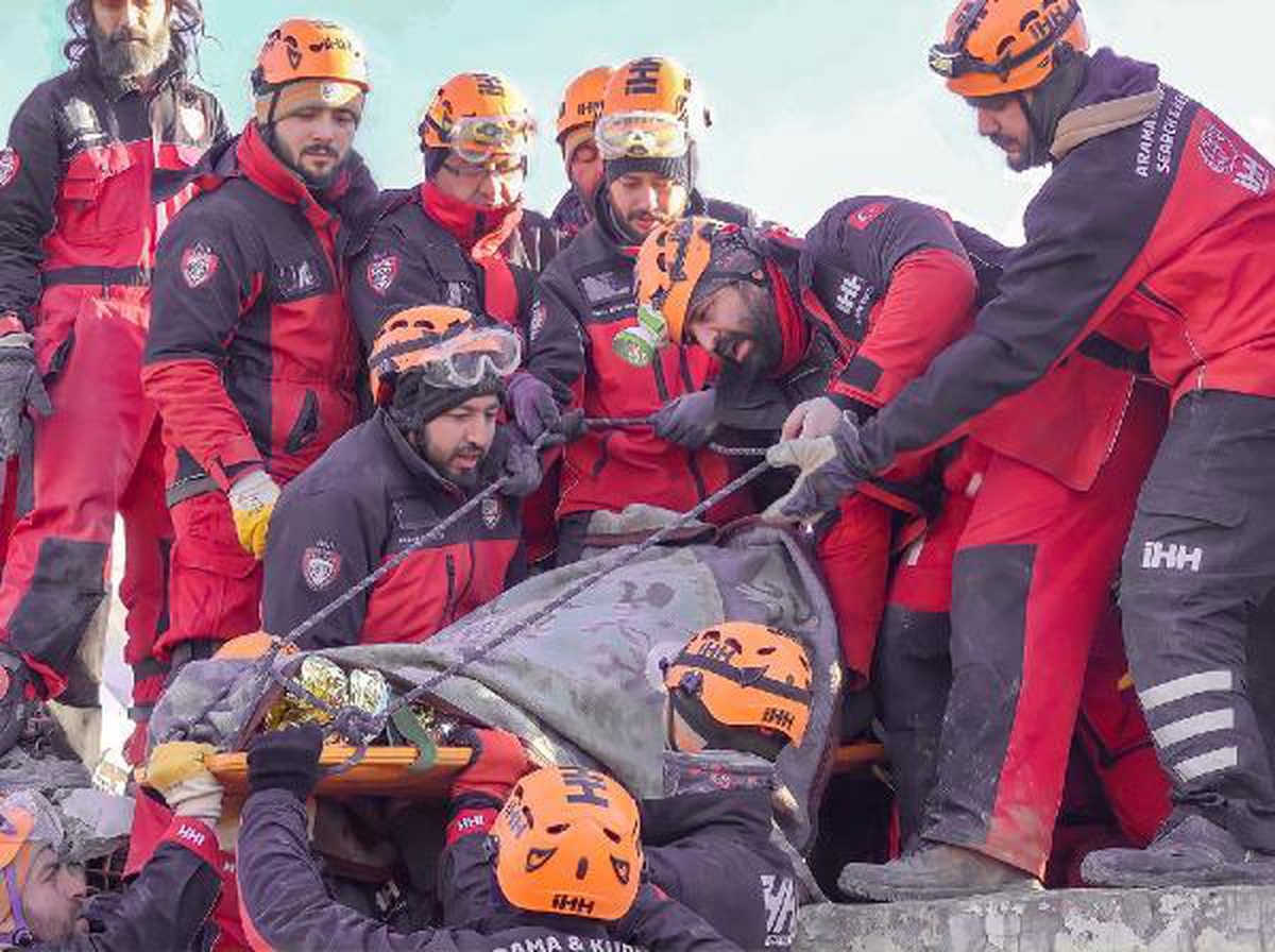 İHH arama kurtarma ekipleri 265 kişiyi enkazdan sağ çıkardı
