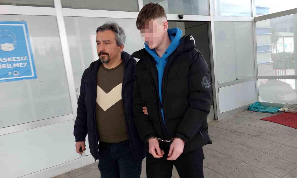 İstanbul\'dan dolandırılan 17 bin lira parayı Samsun\'da bankadan çekerken yakalandı