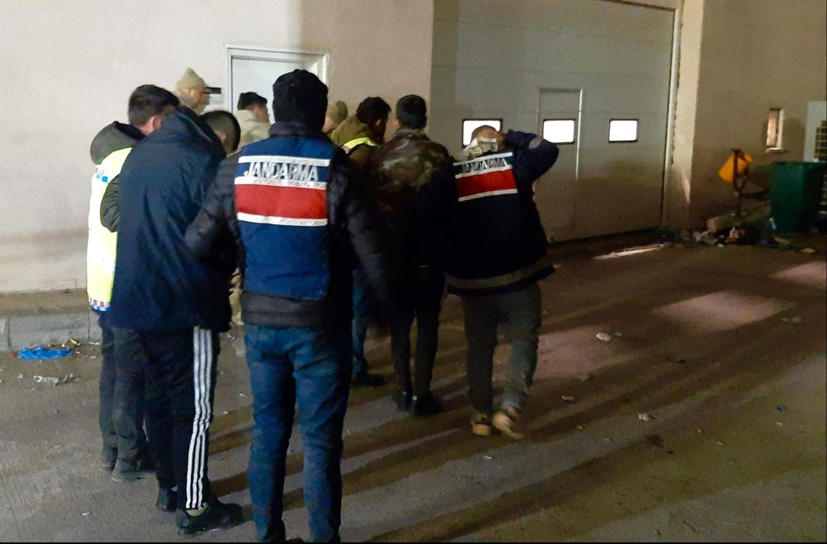Kahramanmaraş\'ta deprem sonrası cezaevinden firar eden 8 hükümlü yakalandı