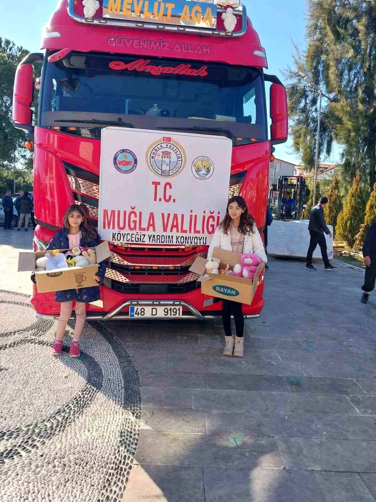 Köyceğizli Ceylin ve Filiz\'den depremzede arkadaşları için duygu dolu hediye