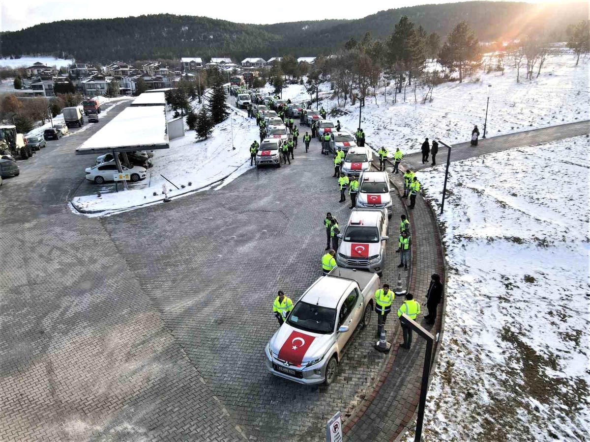 Kütahya OBM deprem bölgesine üçüncü ekibini yola çıkardı
