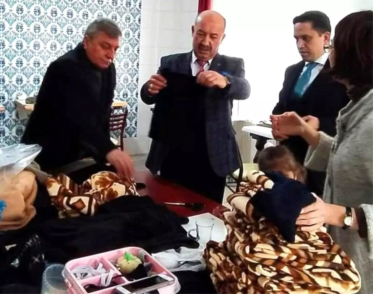 Müdür Başyiğit, Altıntaş HEM\'de deprem bölgesi için hazırlanan ürünleri inceledi