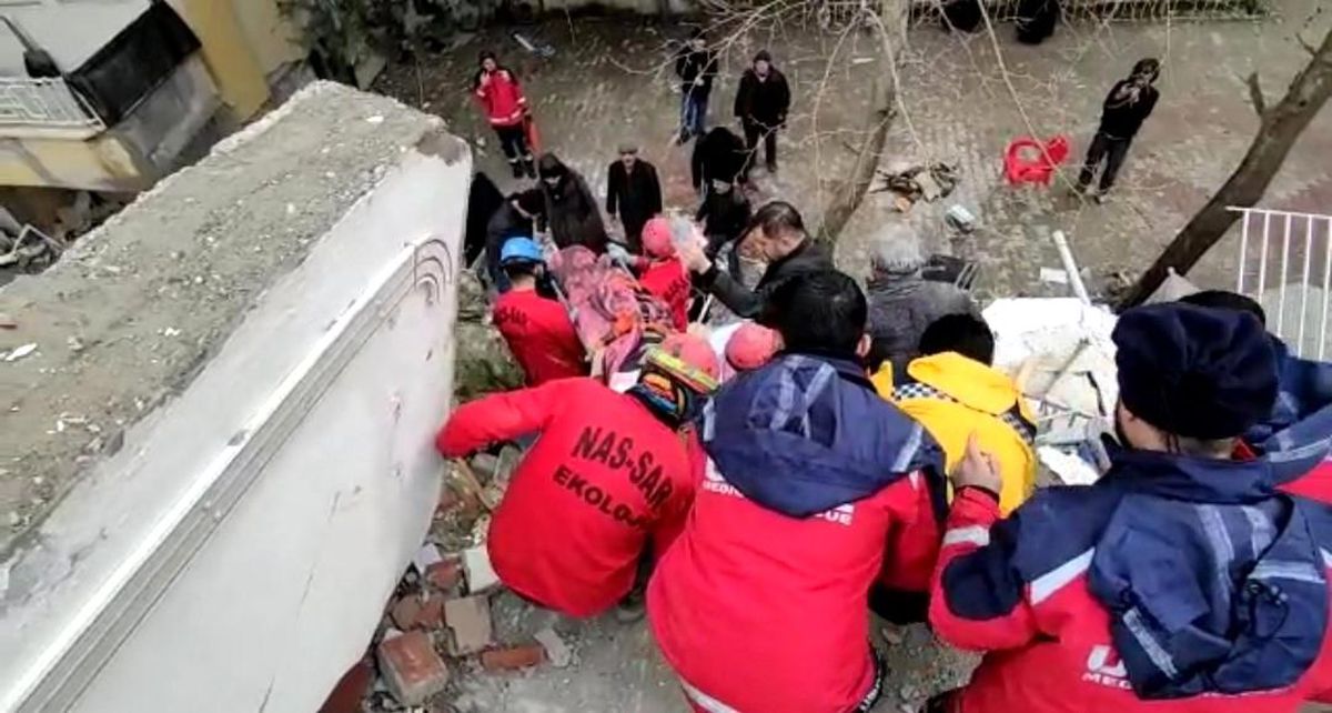 Nas-Sar ekibi 5 günde 40 kişiyi enkazdan çıkardı