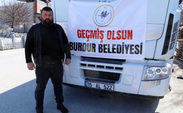 Yağmacıların yolunu kesip tehdit ettiği şoför konuştu Yağmacıların yolunu kesip tehdit ettiği şoför konuştu