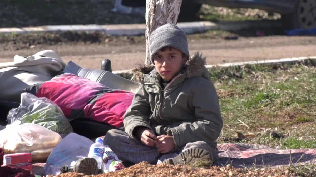 Altı Gün Sonra Pazarcık\'taki Bir Depremzede: "Hala Ayaklarında Bot Sırtlarında Mont Olmayan Çocuklar Var"