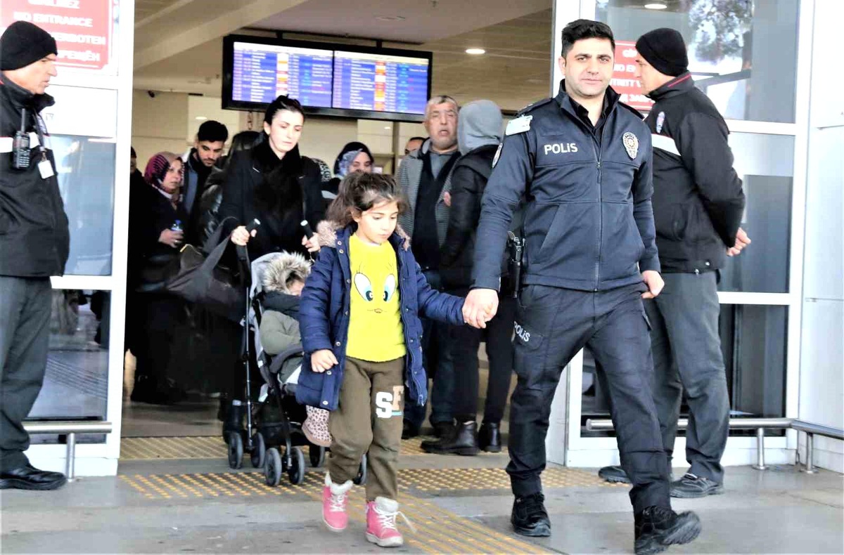 Antalya 55 bin depremzedeye misafirlik yapıyor