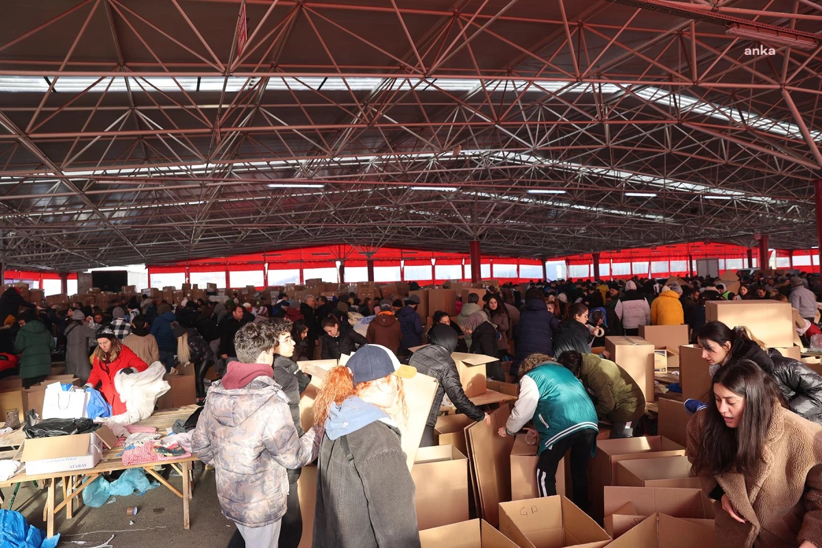 Ataşehir Belediyesi, 6 Günde Toplam 80 Yardım Tır\'ını Afet Bölgesine Gönderdi