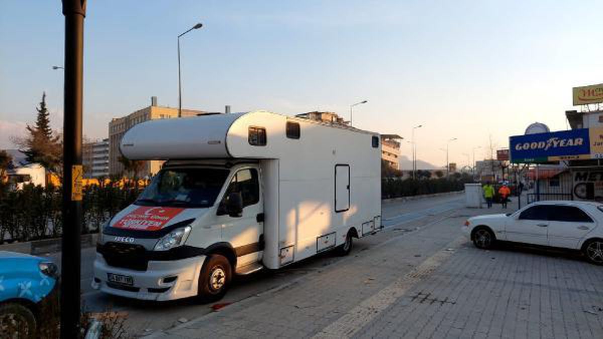 Bahçelievler Belediyesi Hatay\'da 30 bin kişilik seyyar mutfak ve aşevi kuracak