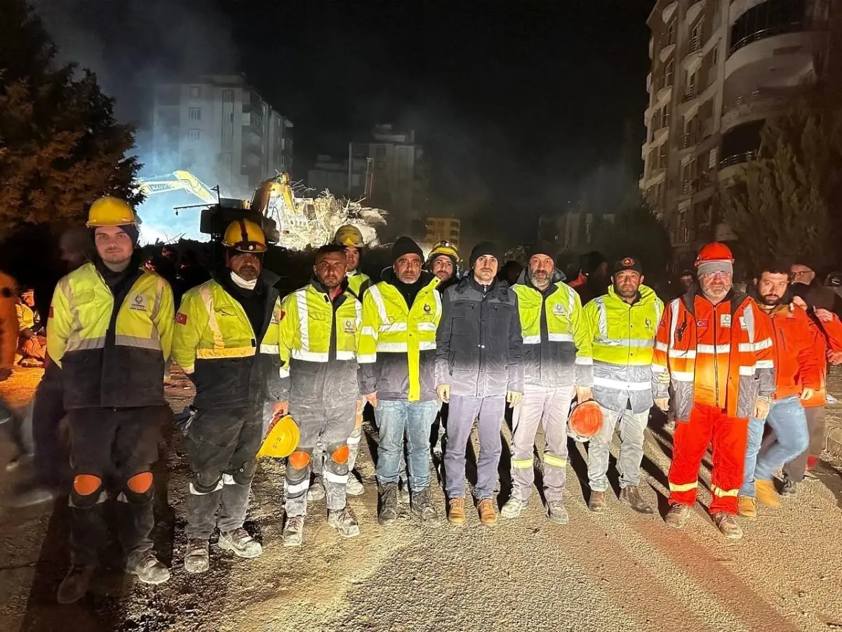 Başkan Çiftçi\'den can kurtaran kahraman ekiplere: "Sizinle gurur duyuyoruz"