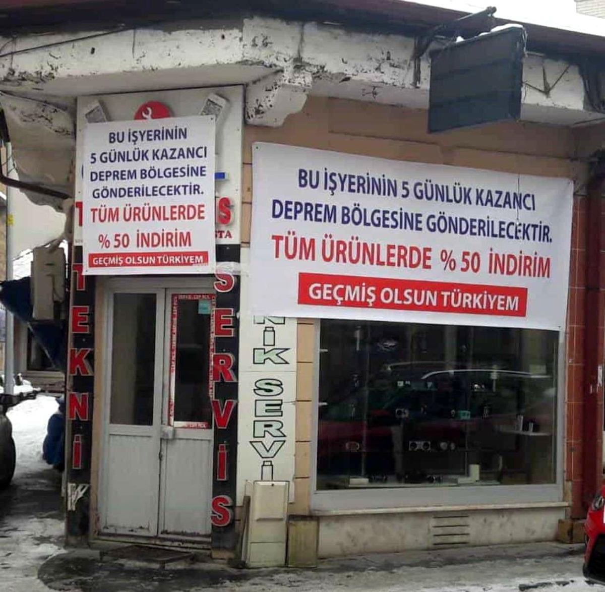 Bayburt esnafı depremzedeler için işyerlerinde çalışıyor günlük kazançları deprem bölgesine bağışlanacak