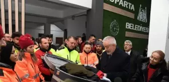 Dağlıca şehidi uzman çavuşun eşyaları depremzedelere gönderildi
