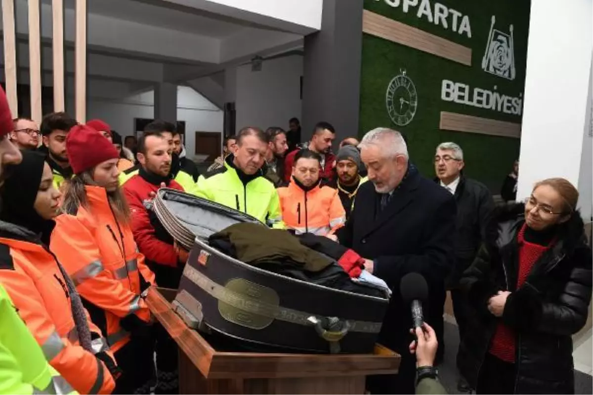 Dağlıca şehidi uzman çavuşun eşyaları depremzedelere gönderildi