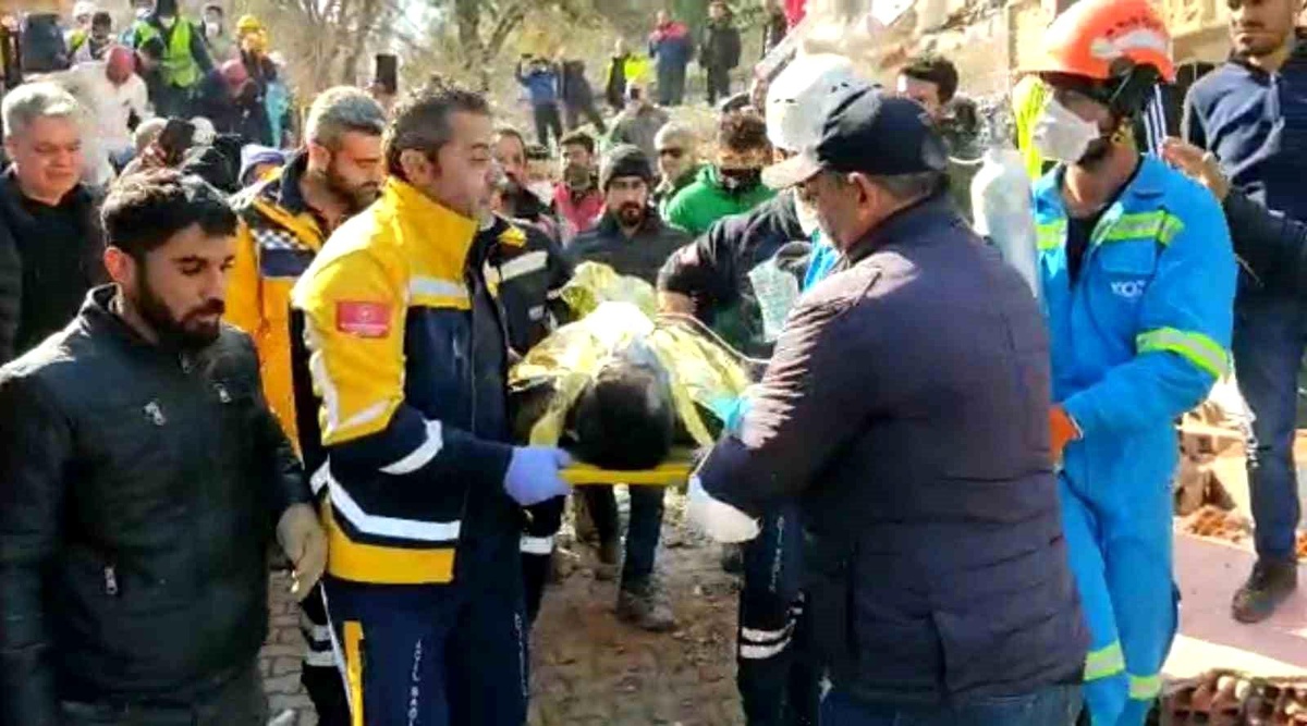 Deprem bölgesinden sevindirici haberler gelmeye devam ediyor
