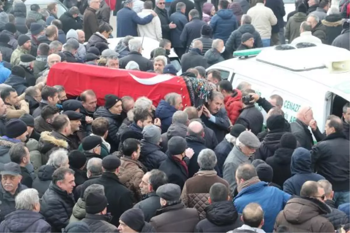 DEPREMDE ÖLEN MELİKE, GÖZYAŞLARIYLA TOPRAĞA VERİLDİ