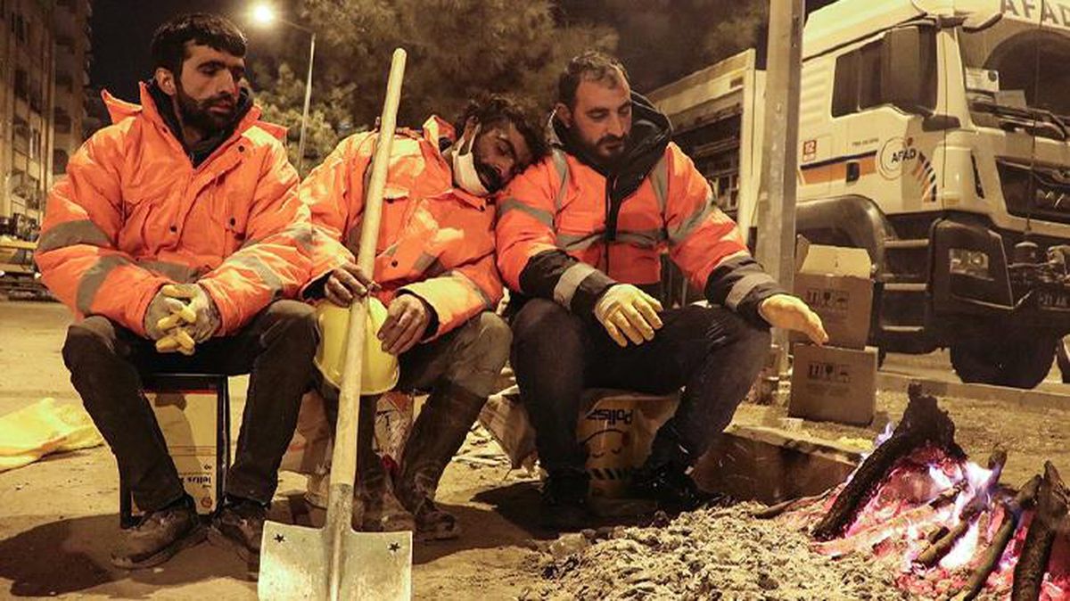 Diyarbakır'daki arama kurtarma çalışmalarında çekilen fotoğraf yürek burktu