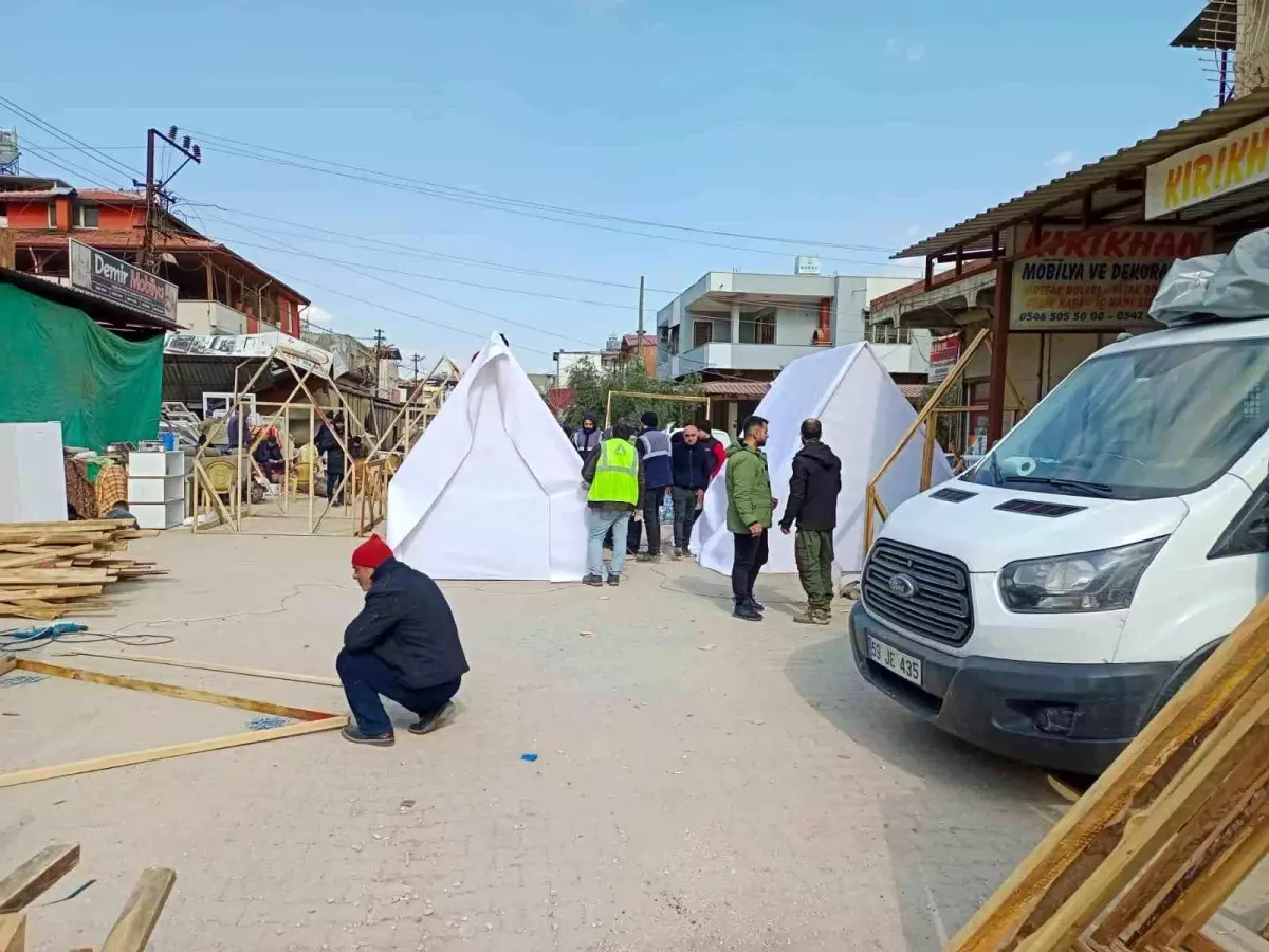 Gönüllü gençler deprem bölgesinde