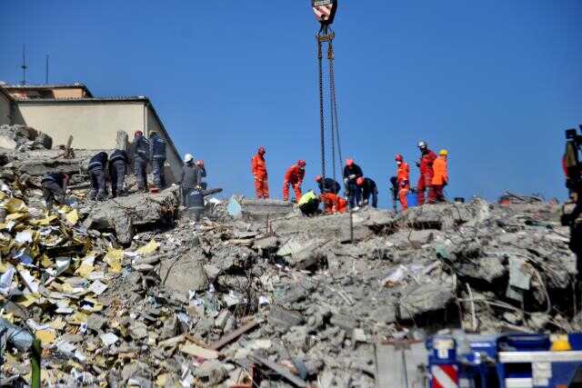 Hatay'da yıkılan hastanenin deprem dayanıklılık testi raporu olumsuz gelmiş: Bu resmen cinayete teşebbüs Hatay'da yıkılan hastanenin deprem dayanıklılık testi raporu olumsuz gelmiş: Bu resmen cinayete teşebbüs