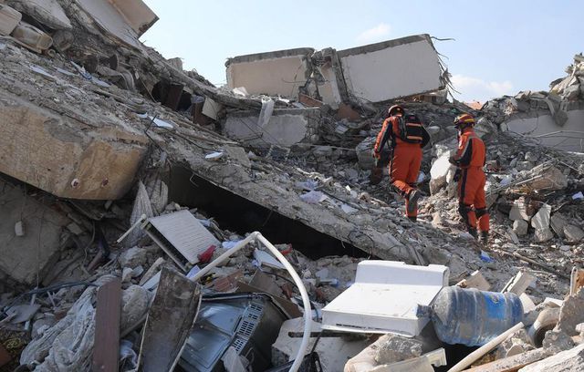 Hatay'daki Çinli Kurtarma Ekibi Enkaz Altında Hayatta Kalanları Aramayı Sürdürüyor Hatay'daki Çinli Kurtarma Ekibi Enkaz Altında Hayatta Kalanları Aramayı Sürdürüyor