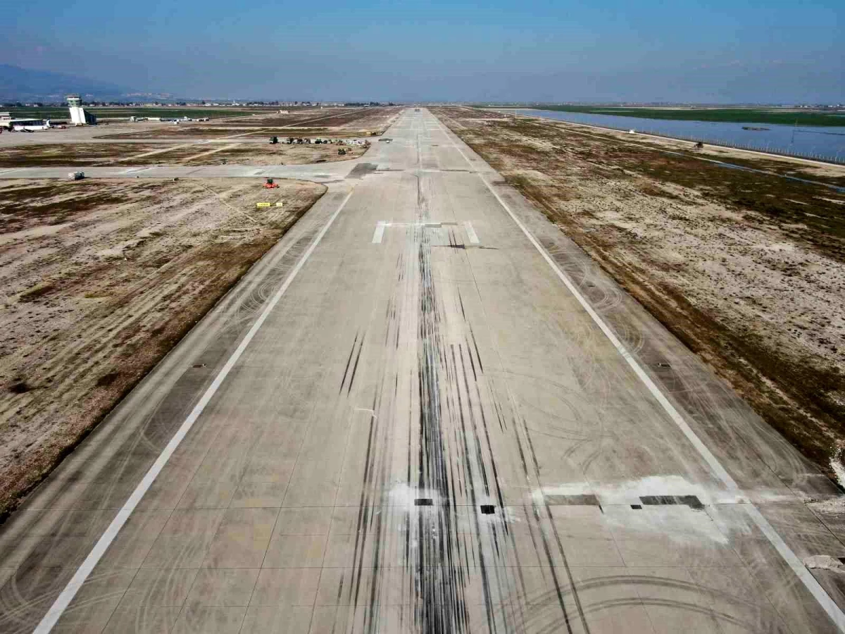 İGA\'nın onardığı Hatay Havalimanı pisti havadan görüntülendi