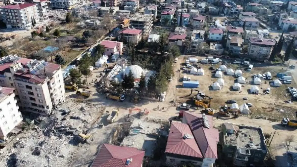 İslahiye\'deki depremin izleri havadan görüntülendi