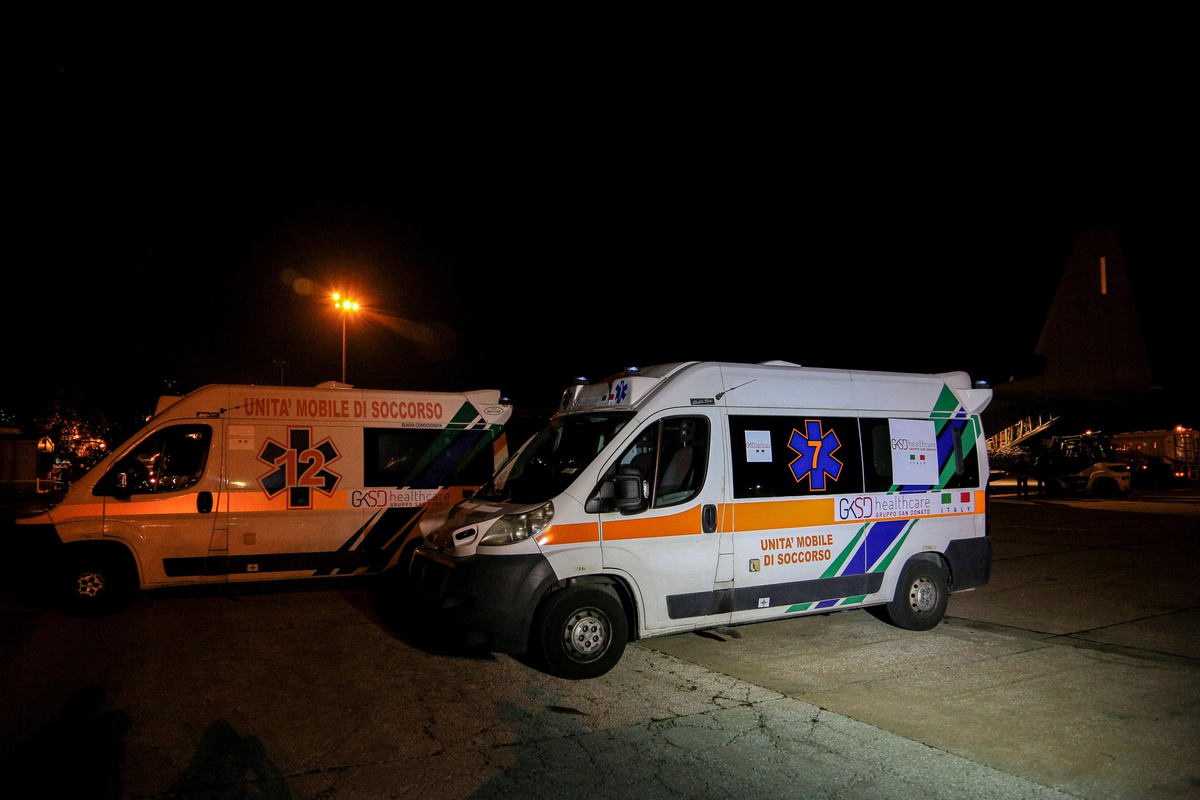İtalya\'dan Depremin Vurduğu Suriye\'ye Ambulans Bağışı