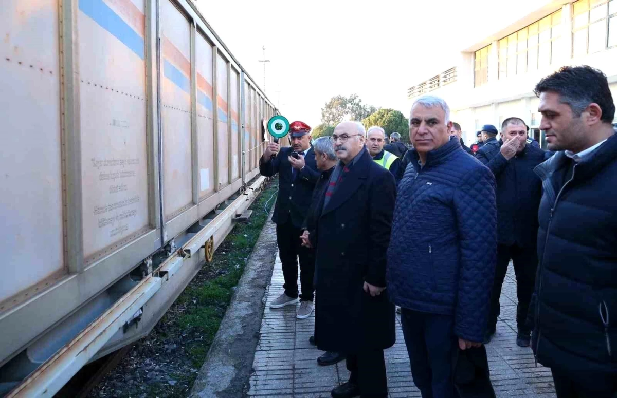 İzmir\'deki konteynerler deprem bölgesine gönderildi