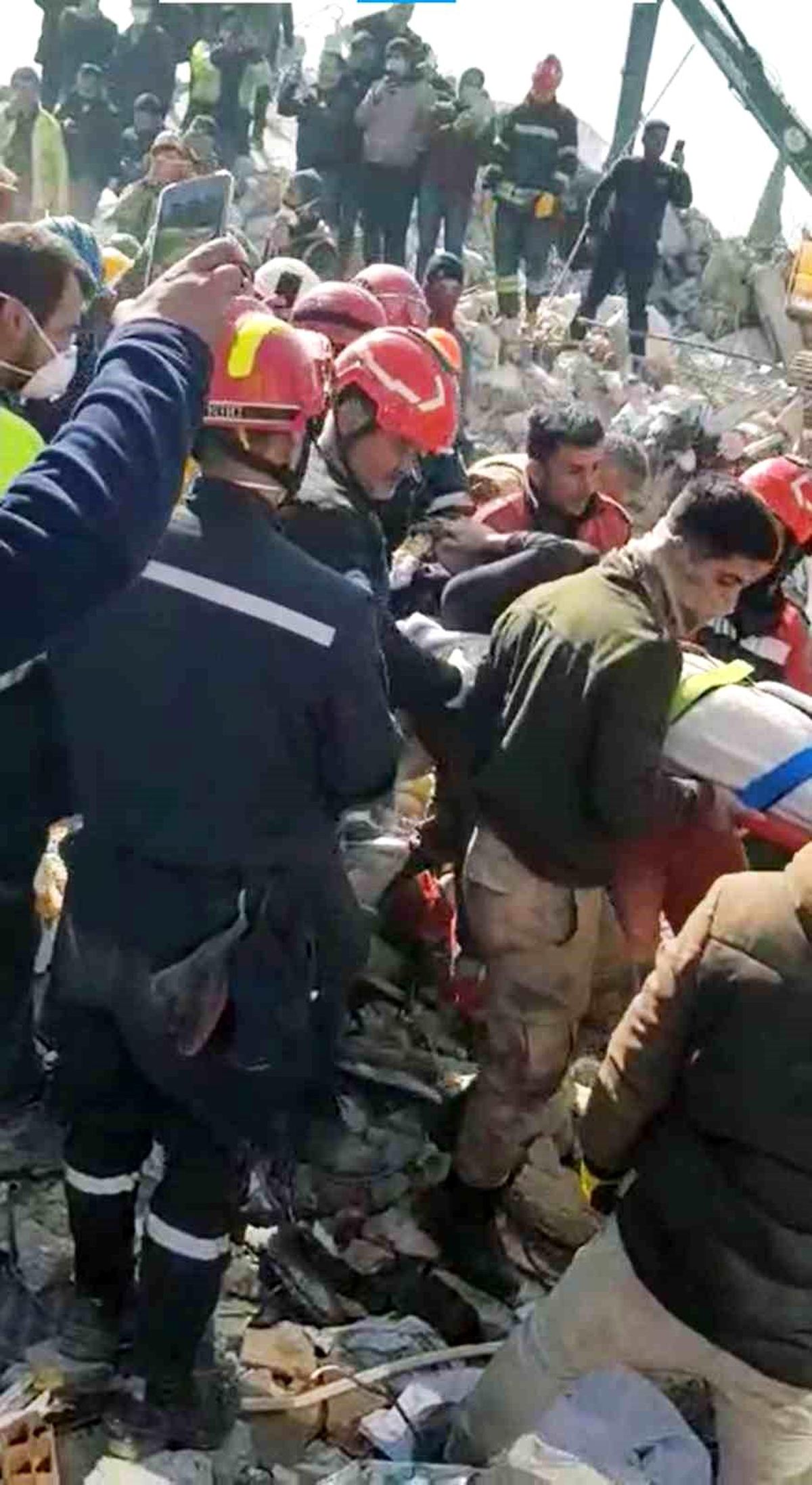 Muğla itfaiye ekibi Hatay\'da 154 saat sonra can kurtardı