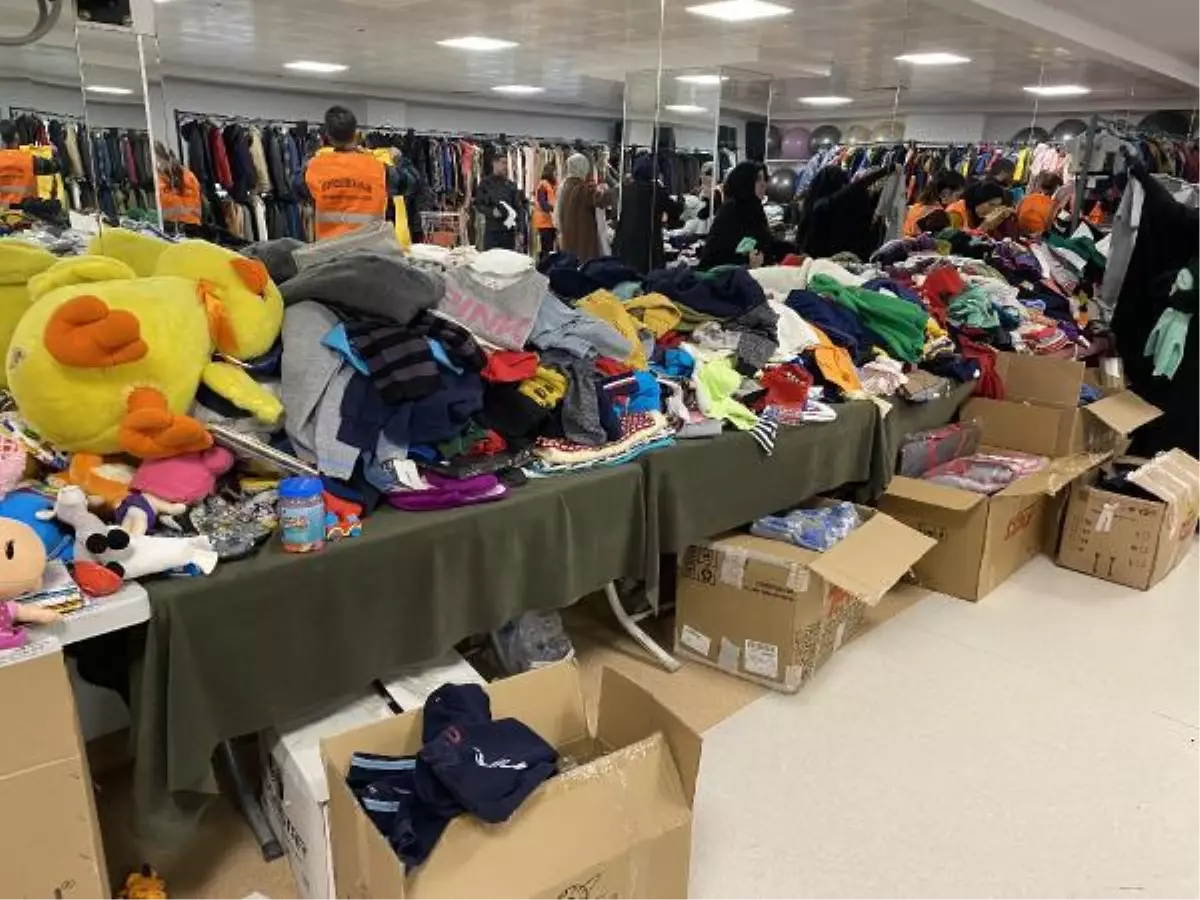 Spor salonu depremzedeler için yardım mağazasına dönüştürüldü