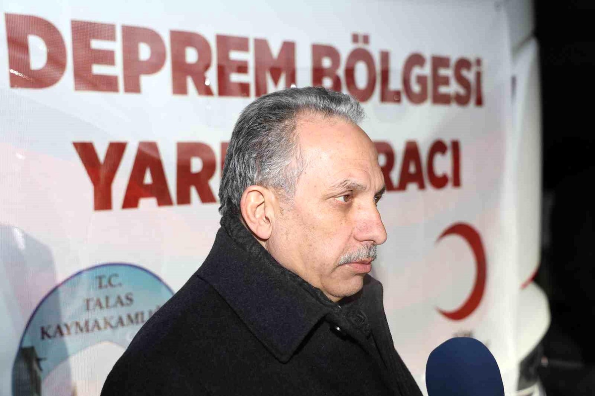 Talas\'tan Deprem Bölgesine Gece Gündüz Yardım