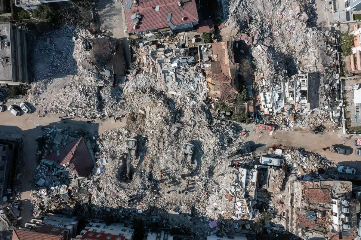 Antakya\'da Havadan Çekilmiş Görüntülerle Depremin Acı Tablosu