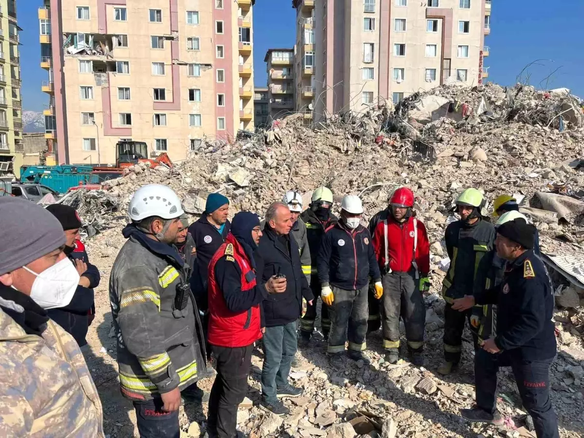 Başkan Zolan, Hatay\'da depremzedelerin acısını paylaşıyor
