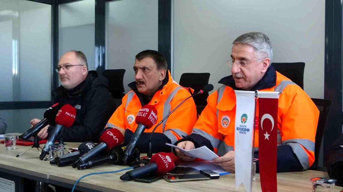 Belediye Başkanı Gürkan, "Malatya\'da bin 346 kişi hayatını kaybetti, 6 bin 962 yaralımız var "