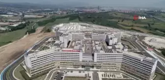 Bursa Şehir Hastanesi pandemiden sonra şimdi de depremzedelere kucak açtı