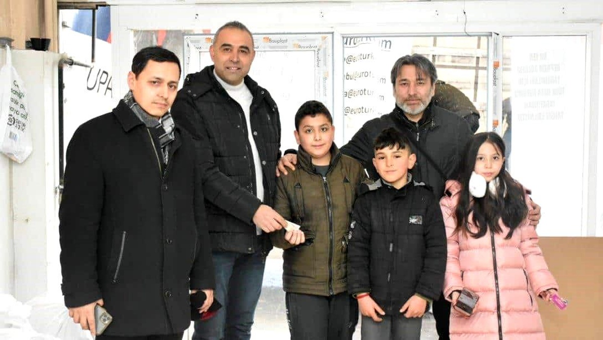 Çocuklardan depremzedelere anlamlı yardım
