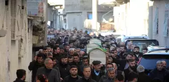 Depremde hayatını kaybeden anne ve iki kızı Cizre'de yan yana defnedildi
