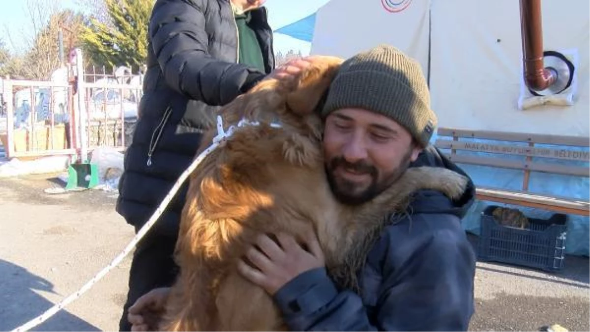 DEPREMİN GÖNÜLLÜ KAHRAMANLARI; ENKAZDAN 5 GÜN SONRA KURTARILAN KÖPEK, KÖYÜN UMUDU OLDU