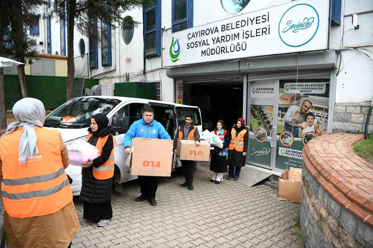 Güvenli alanlara yerleştirilen depremzedelerin tüm ihtiyaçları karşılanıyor
