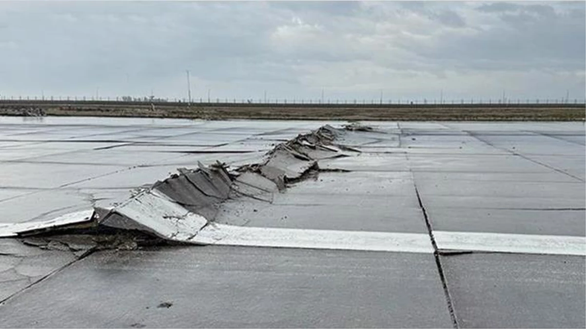 Depremde büyük hasar gören Hatay Havalimanı\'na ilk uçuş gerçekleştirildi