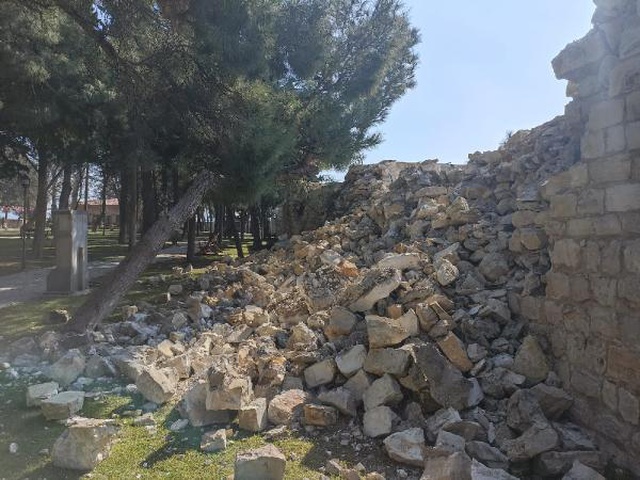 Deprem tarihi yapılara da zarar verdi! Kahramanmaraş Kalesi'nde çökmeler oluştu