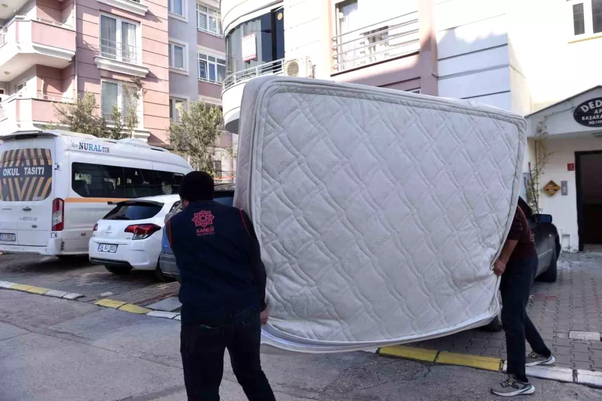 Karesi Belediyesi depremzedeler için ev eşyası toplama kampanyası başlattı